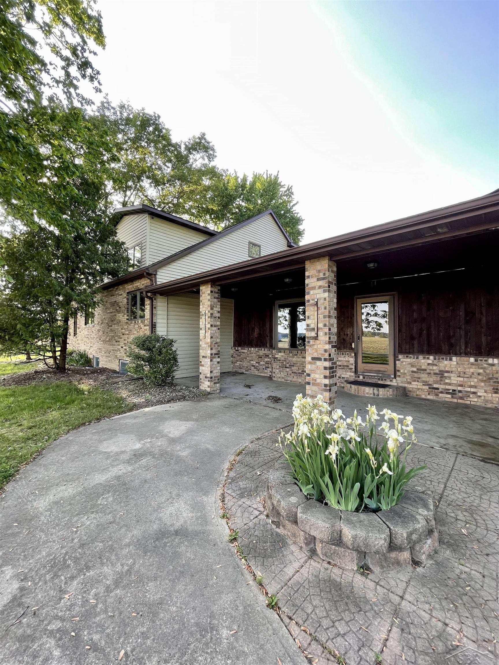5243 Courtney Road Montrose, MI 48457 - Photo 4 of 65 50111117-3.JPG