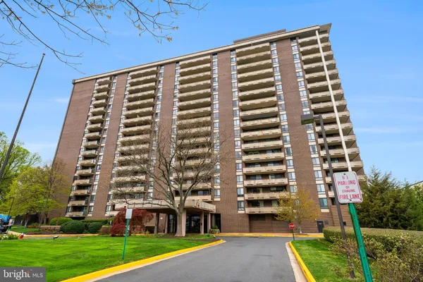 $3,000 | 1800 Old Meadow Road, Unit 919, McLean, VA 22102