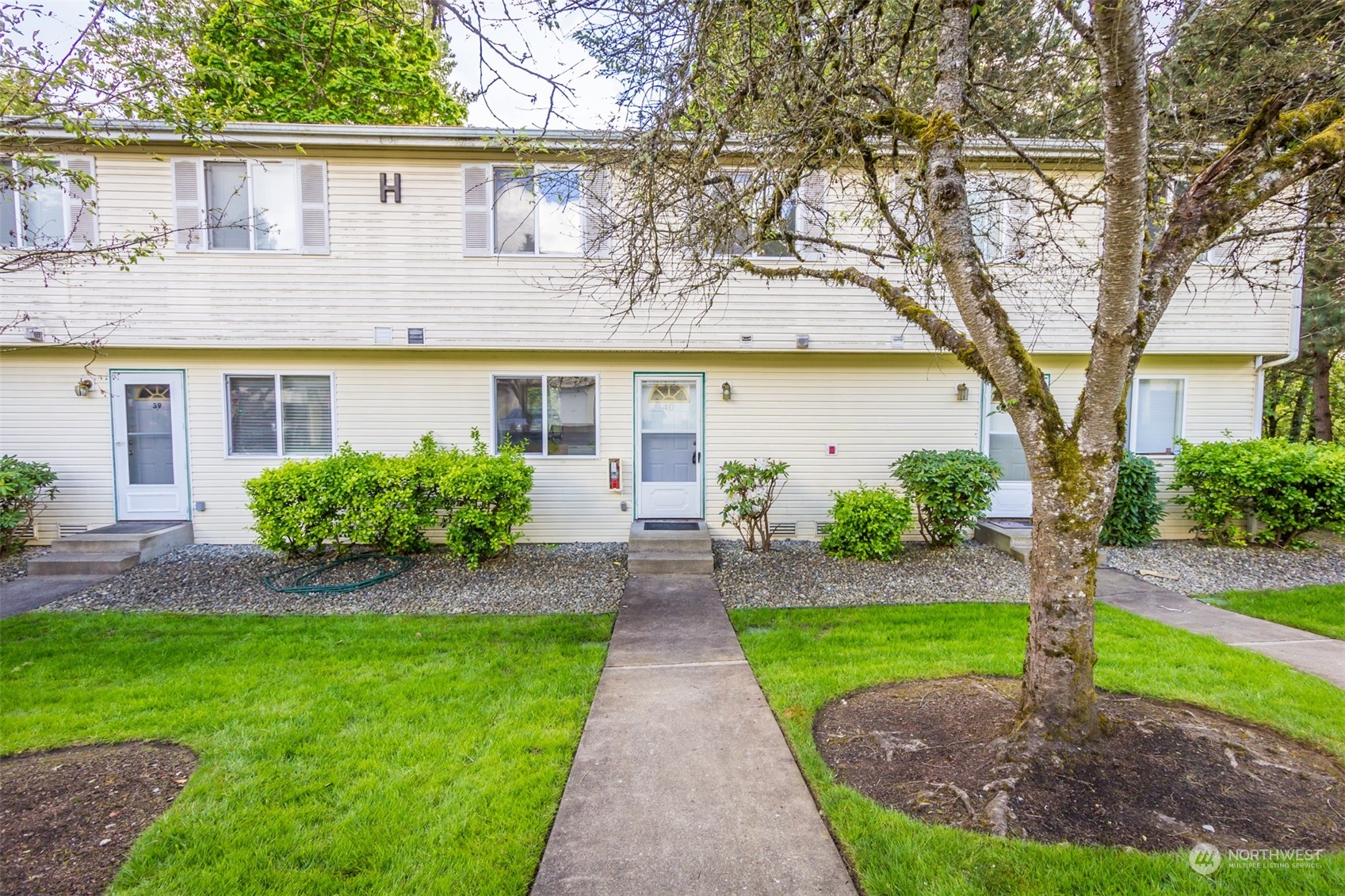 833 Southwest Sunset Boulevard, Unit H40 Renton, WA 98057 - Photo 1 of 20 Gallery Image 1