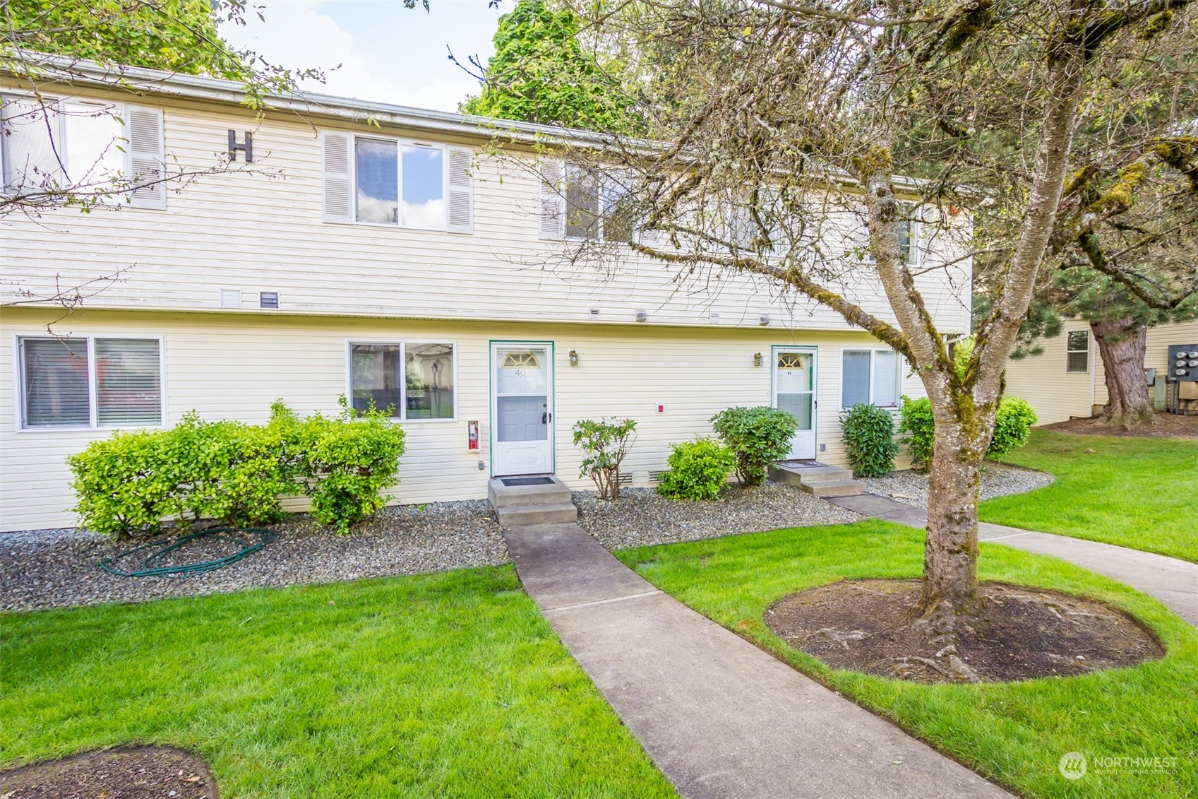 833 Southwest Sunset Boulevard, Unit H40 Renton, WA 98057 - Photo 2 of 20 Gallery Image 2