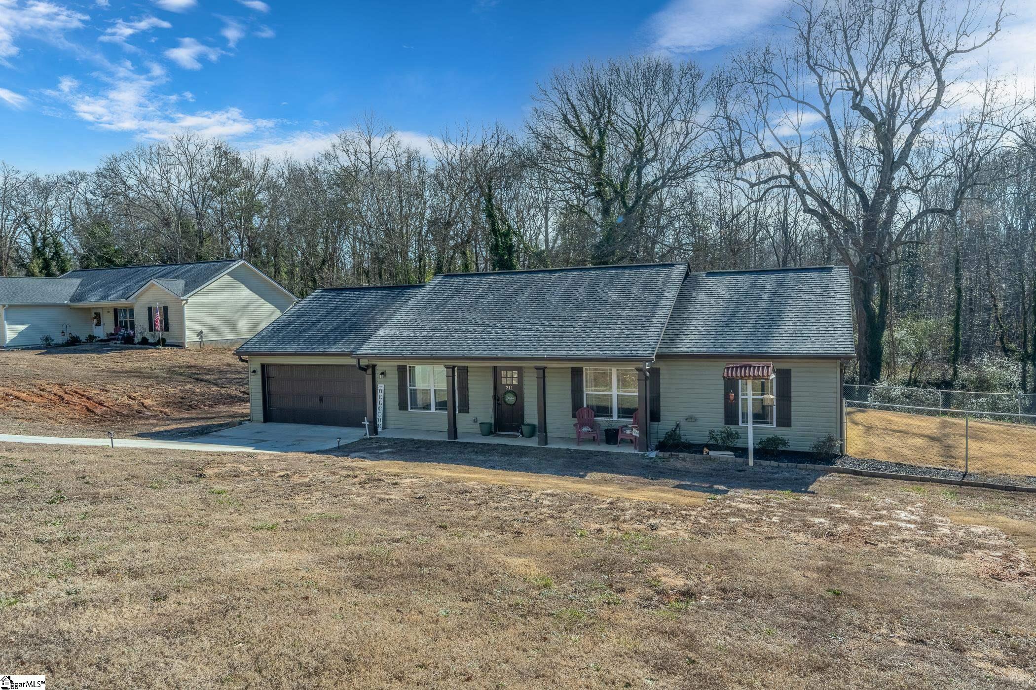 211 West Mill Street Gray Court, SC 29645 - Photo 2 of 29
