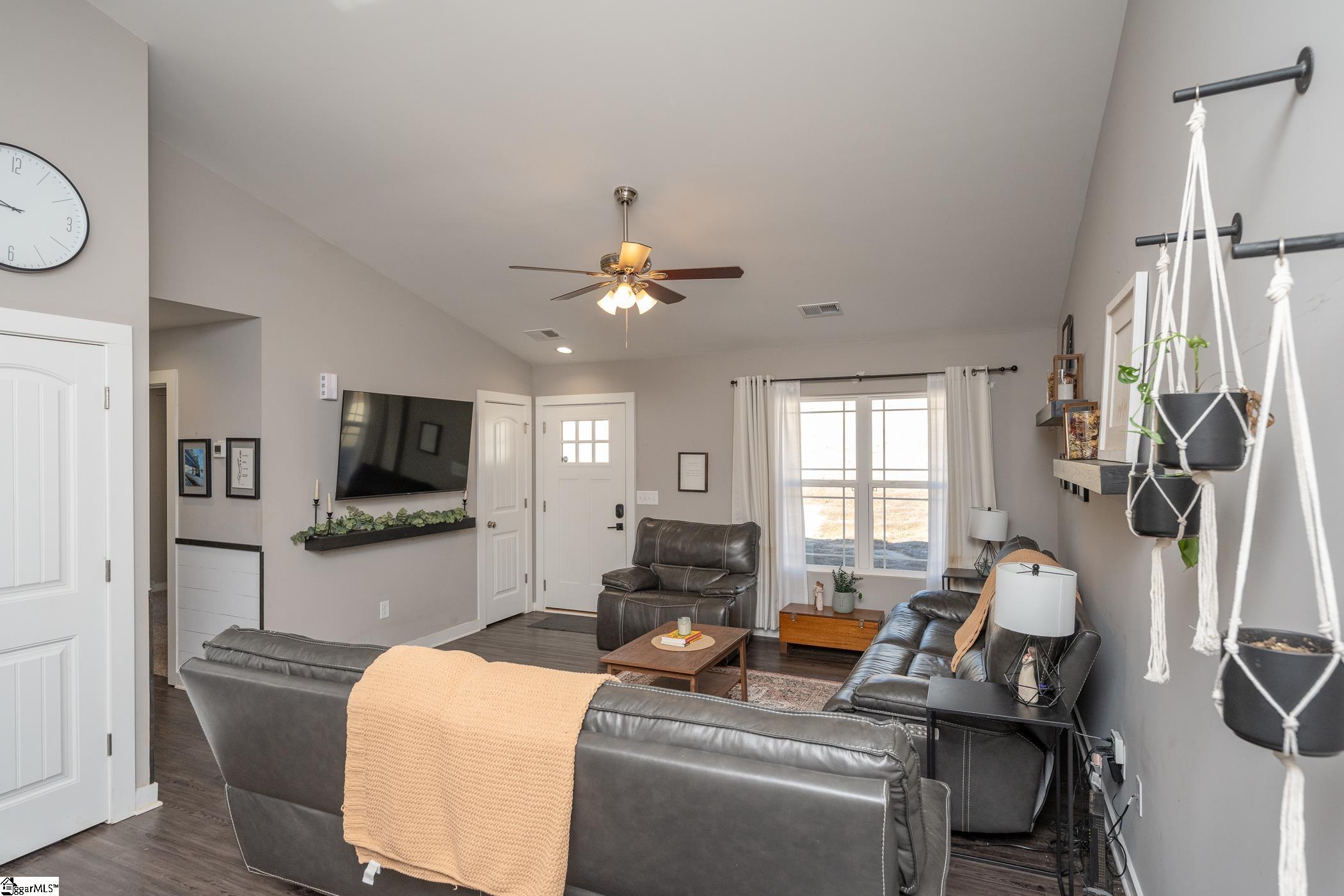 211 West Mill Street Gray Court, SC 29645 - Photo 6 of 29