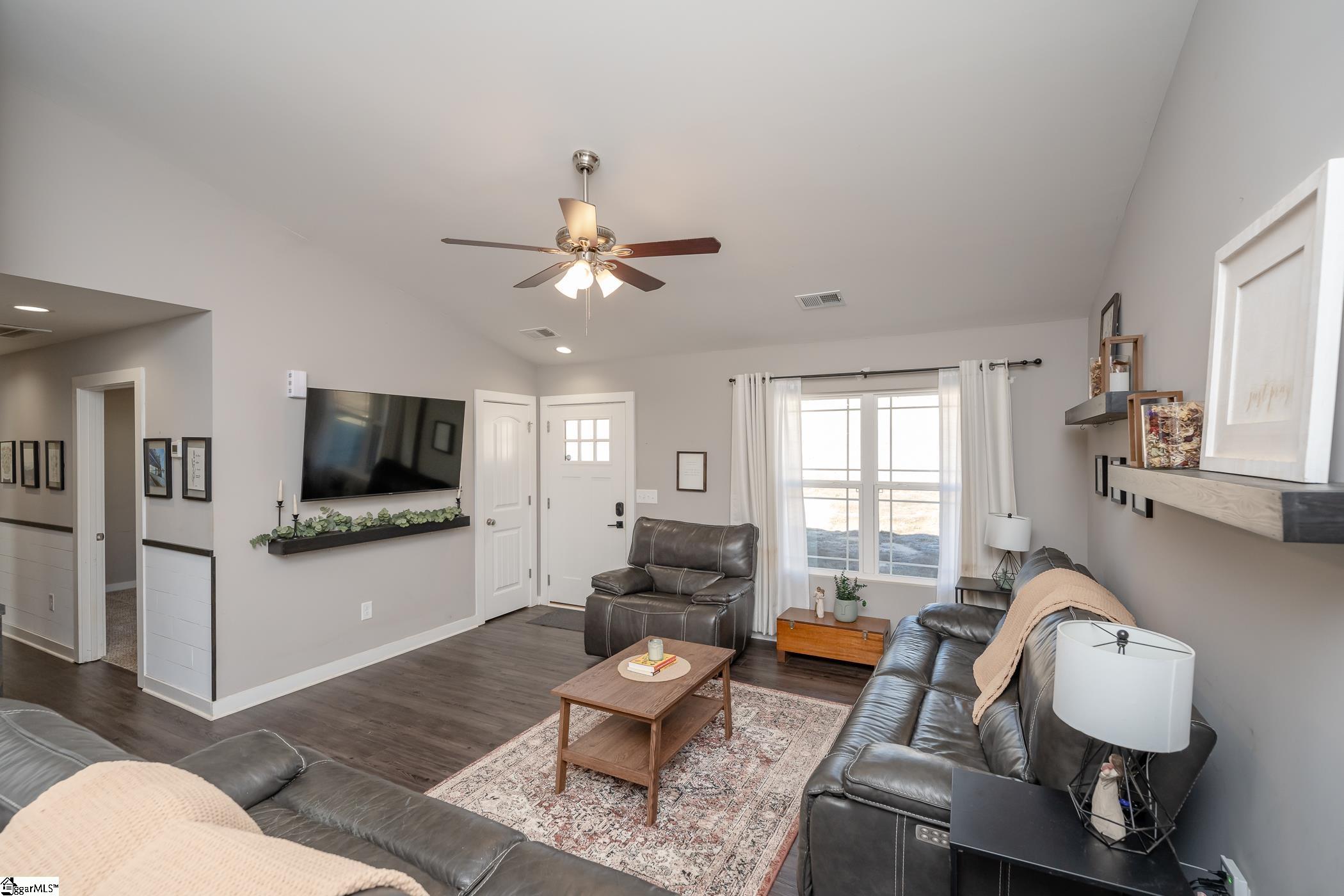 211 West Mill Street Gray Court, SC 29645 - Photo 7 of 29