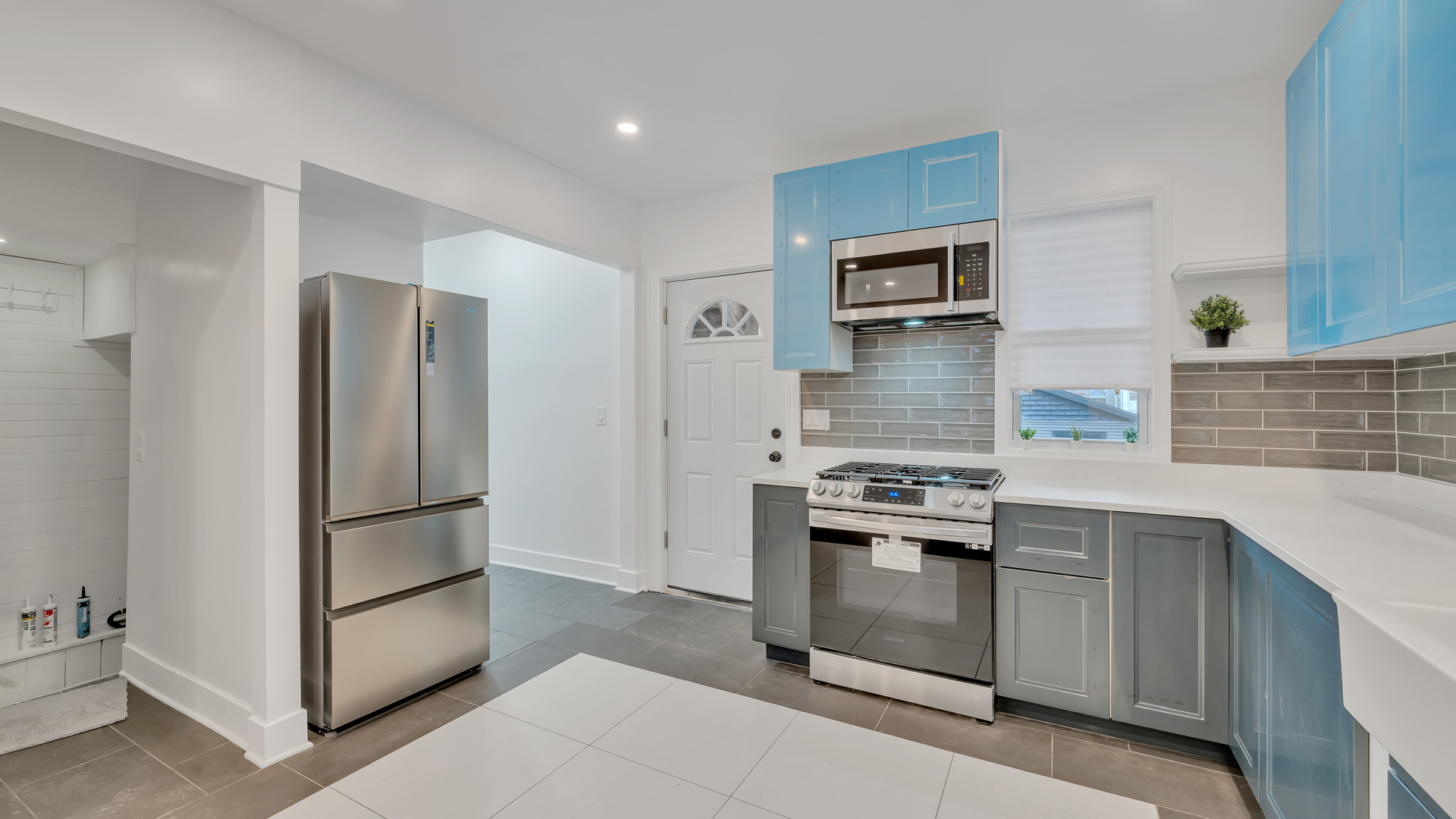2539 North Ridgeway Avenue Chicago, IL 60647 - Photo 11 of 31 Gallery Image 11