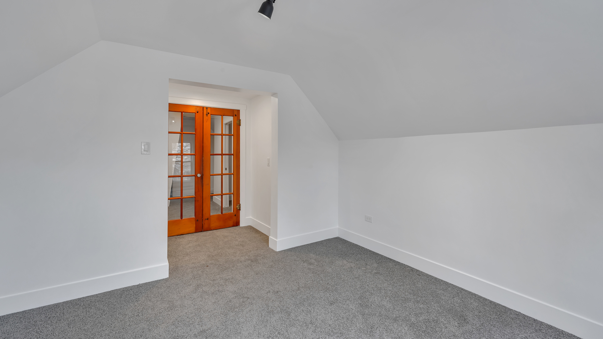2539 North Ridgeway Avenue Chicago, IL 60647 - Photo 15 of 31 Gallery Image 15