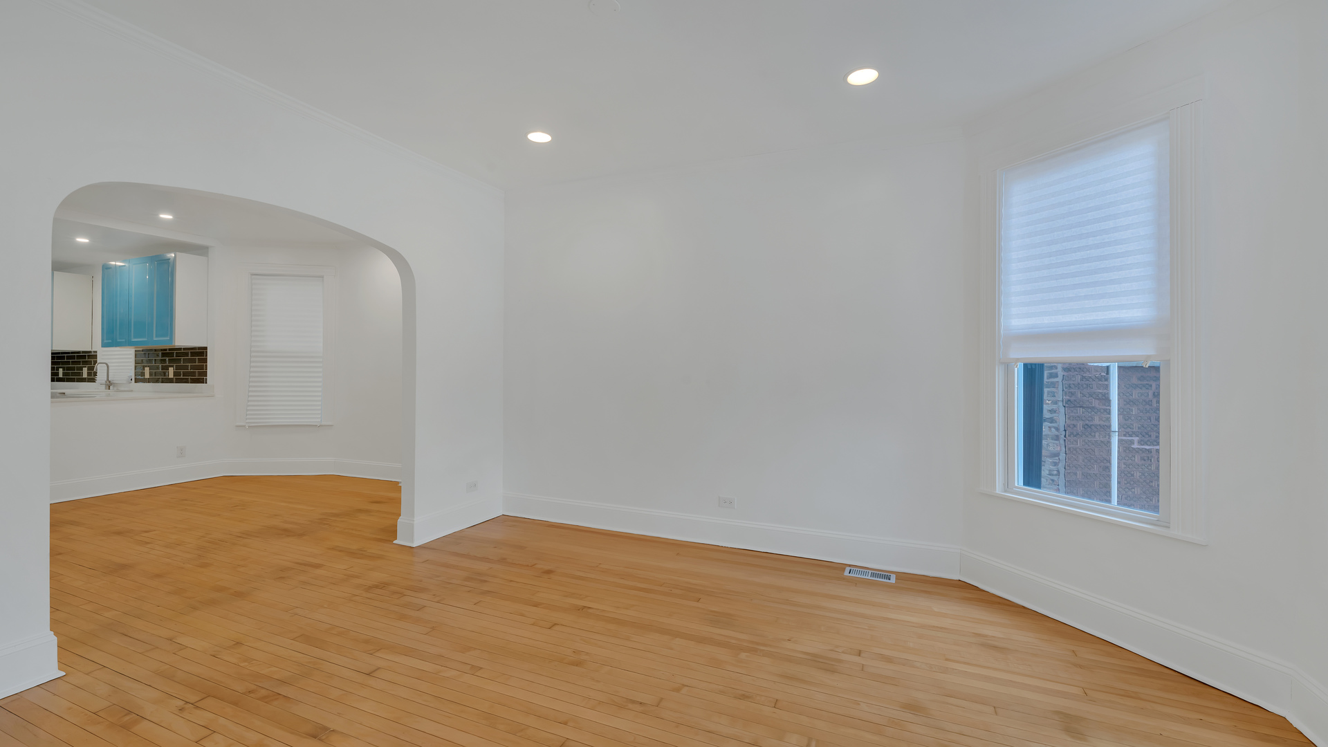 2539 North Ridgeway Avenue Chicago, IL 60647 - Photo 3 of 31 Gallery Image 3