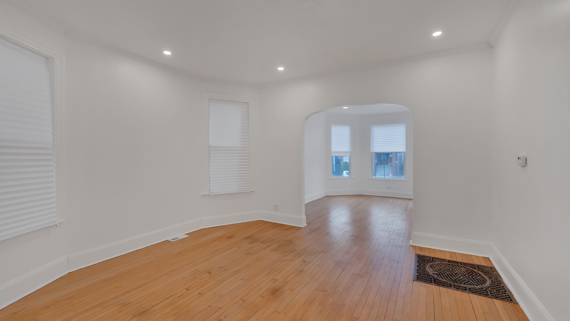 2539 North Ridgeway Avenue Chicago, IL 60647 - Photo 5 of 31 Gallery Image 5