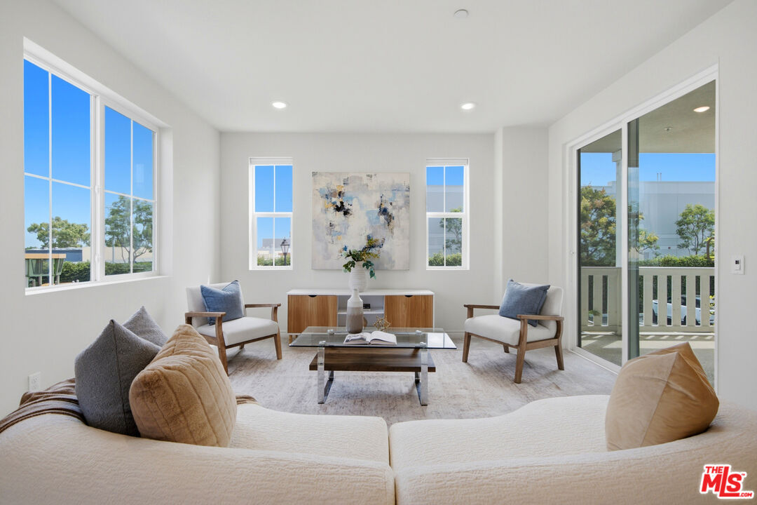 1426 Reliance Carson, CA 90746 - Photo 4 of 36 Gallery Image 4