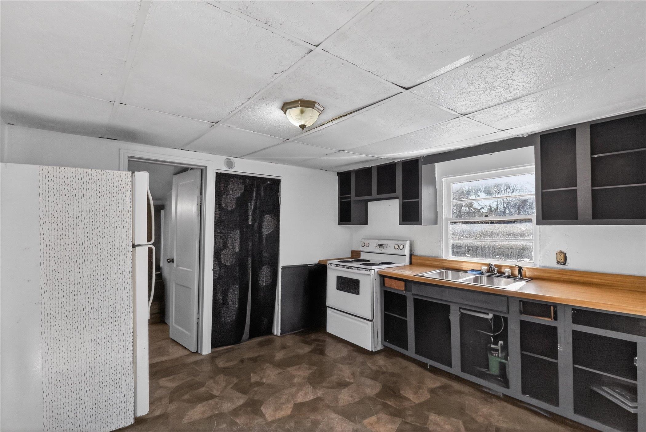 609 McCormick Street Bay City, MI 48708 - Photo 9 of 19 Gallery Image 9