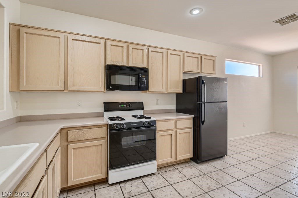 1767 Black Fox Canyon Road Henderson, NV 89052 - Photo 11 of 39