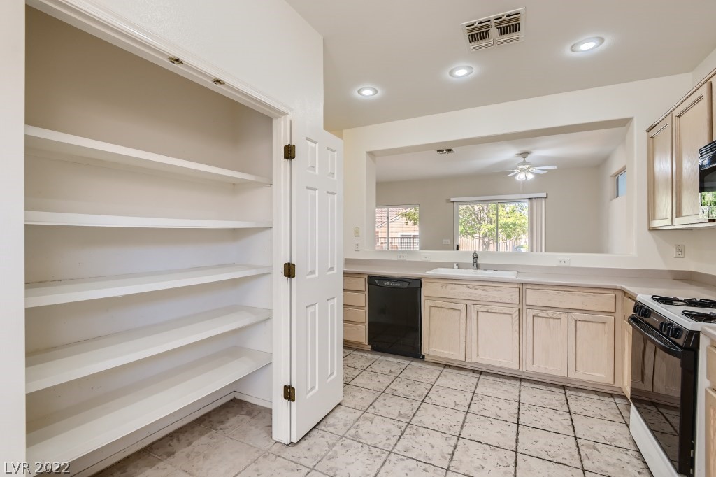1767 Black Fox Canyon Road Henderson, NV 89052 - Photo 12 of 39