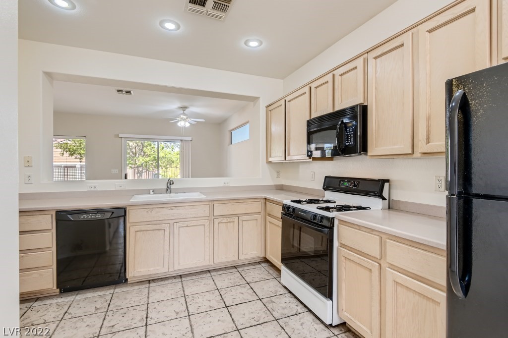 1767 Black Fox Canyon Road Henderson, NV 89052 - Photo 13 of 39