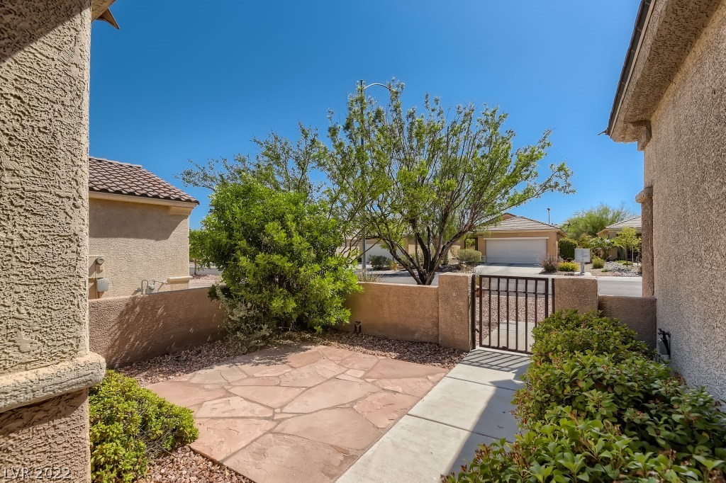 1767 Black Fox Canyon Road Henderson, NV 89052 - Photo 4 of 39