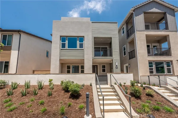 $6,300 | 136 Seep, Irvine, CA 92618
