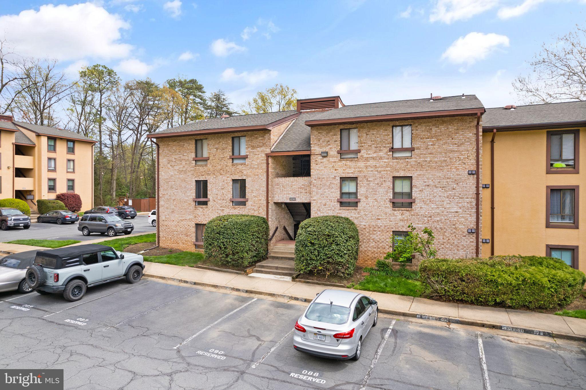 2230 Castle Rock Square, Unit 1B Reston, VA 20191 - Photo 3 of 38 Gallery Image 3