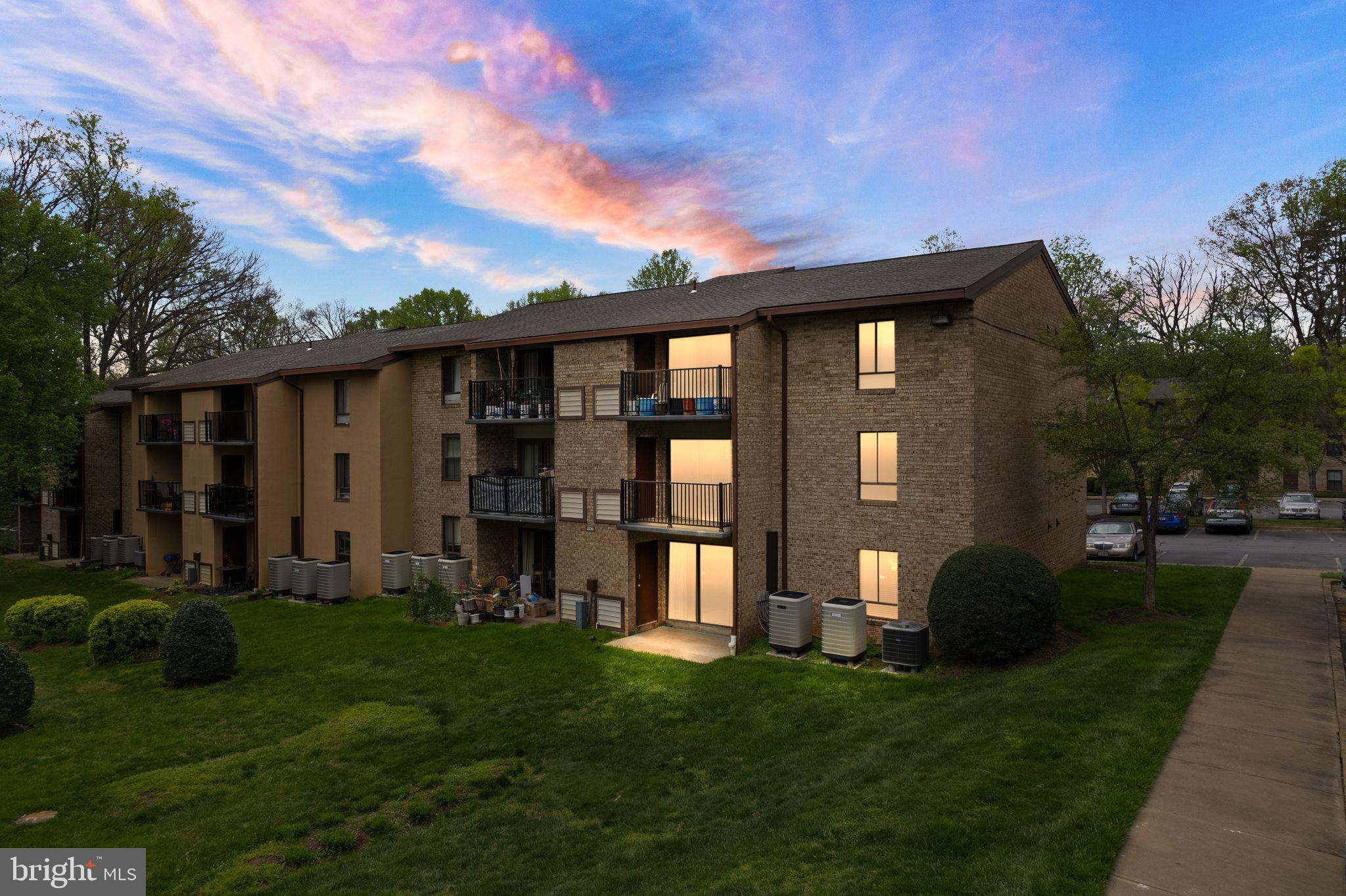 2230 Castle Rock Square, Unit 1B Reston, VA 20191 - Photo 4 of 38 Gallery Image 4