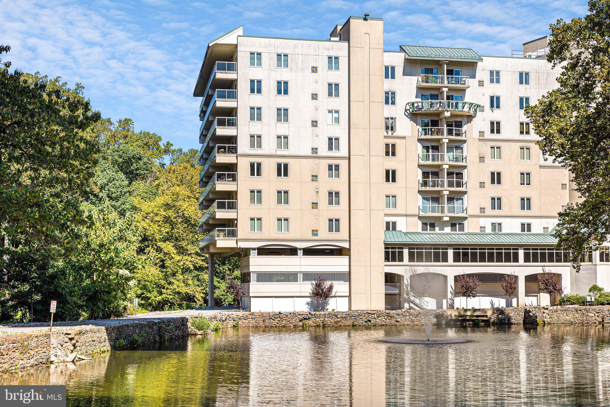 1702 North Park Dr Unit 25  