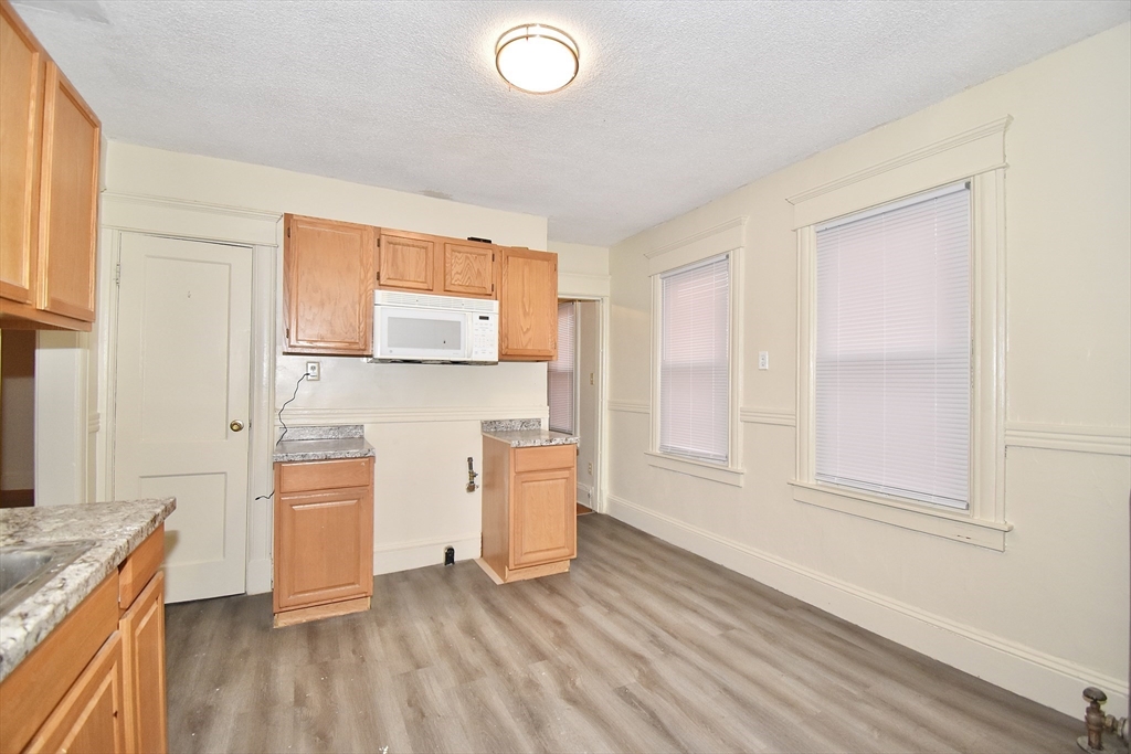 99-101 Middlesex Street Springfield, MA 01109 - Photo 5 of 25 Gallery Image 5