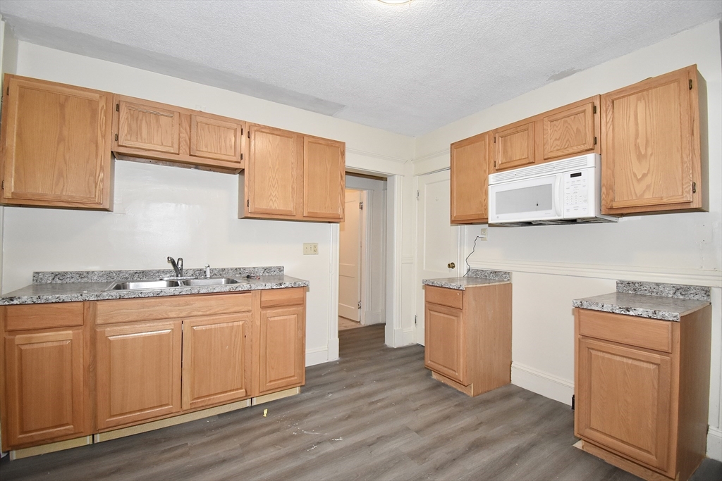 99-101 Middlesex Street Springfield, MA 01109 - Photo 7 of 25 Gallery Image 7