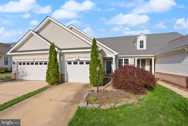 $575,000 | 6932 Walnut Hill Drive, Gainesville, VA 20155