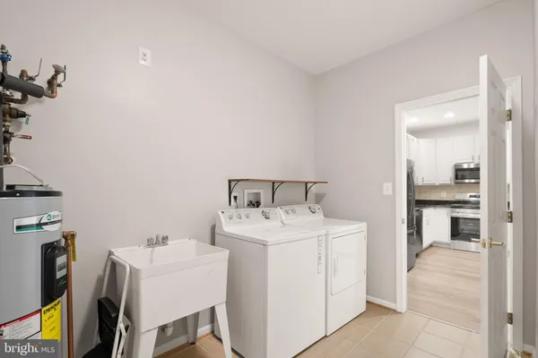 $575,000 | 6932 Walnut Hill Drive, Gainesville, VA 20155