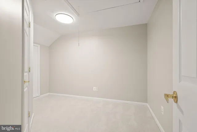 $600,000 | 6932 Walnut Hill Drive, Gainesville, VA 20155