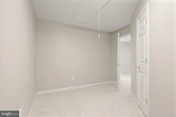 $575,000 | 6932 Walnut Hill Drive, Gainesville, VA 20155