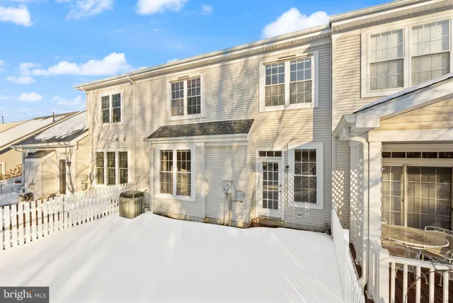 $600,000 | 6932 Walnut Hill Drive, Gainesville, VA 20155