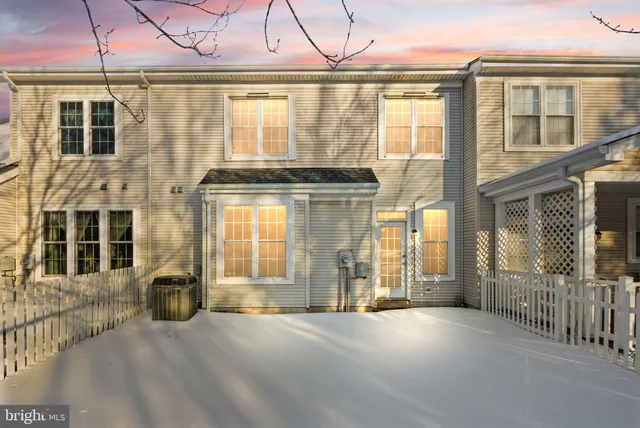 $600,000 | 6932 Walnut Hill Drive, Gainesville, VA 20155