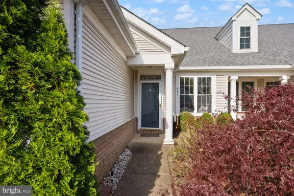 $575,000 | 6932 Walnut Hill Drive, Gainesville, VA 20155