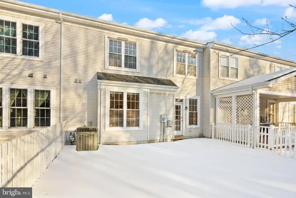 $575,000 | 6932 Walnut Hill Drive, Gainesville, VA 20155