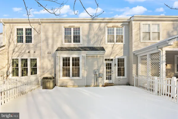$575,000 | 6932 Walnut Hill Drive, Gainesville, VA 20155