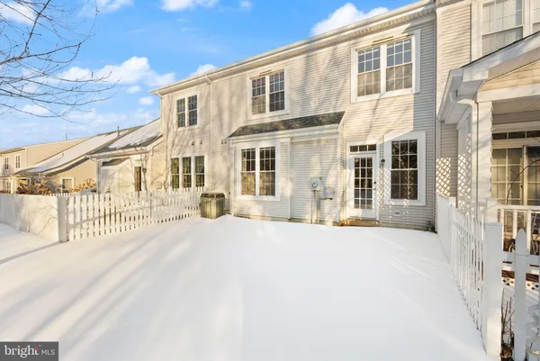 $575,000 | 6932 Walnut Hill Drive, Gainesville, VA 20155