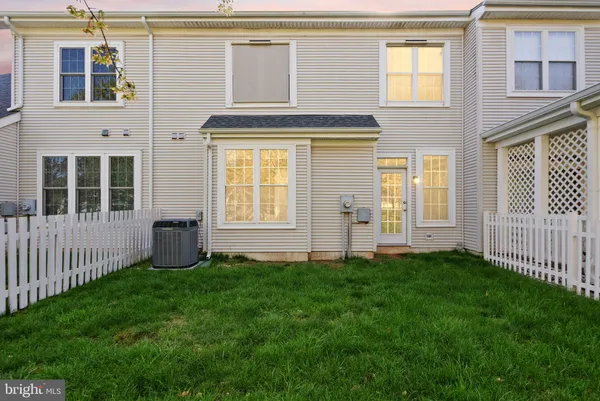 $575,000 | 6932 Walnut Hill Drive, Gainesville, VA 20155