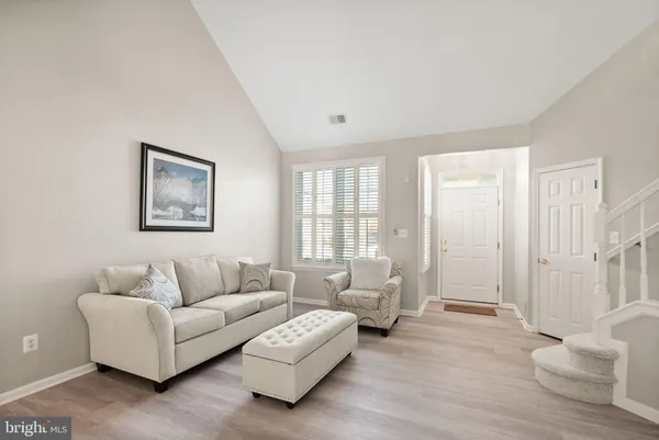 $575,000 | 6932 Walnut Hill Drive, Gainesville, VA 20155