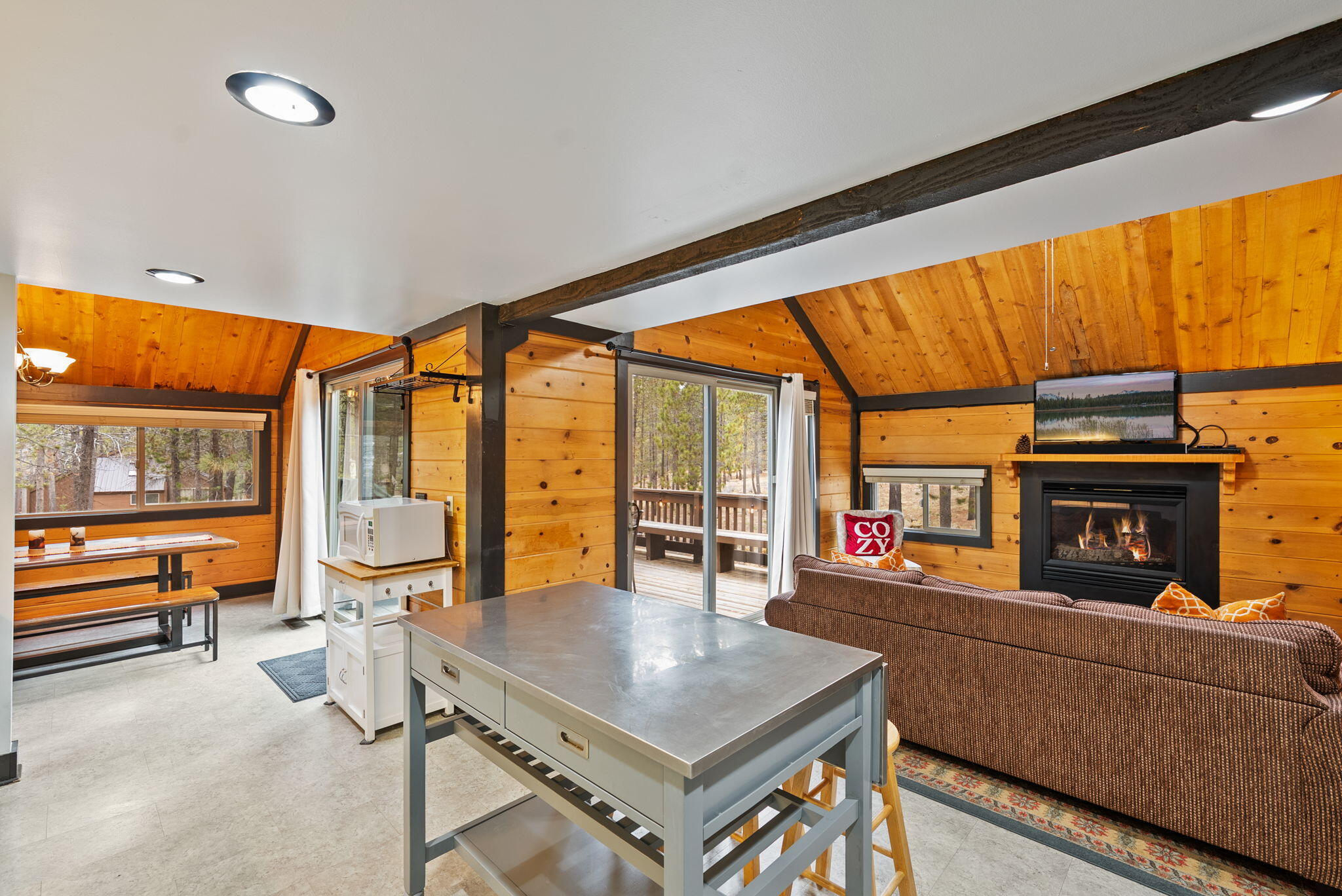57377 Overlook Road Sunriver, OR 97707 - Photo 12 of 50 17-web-or-mls-Riley Visuals-17