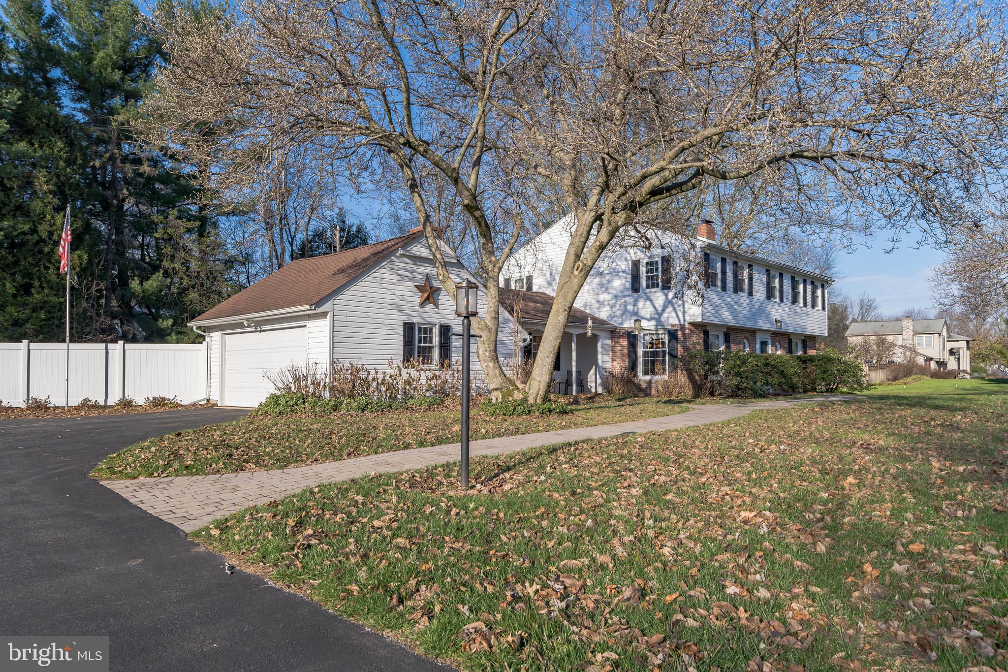 864 Nathan Hale Road Berwyn, PA 19312 - Photo 2 of 30 Side Entry Garage