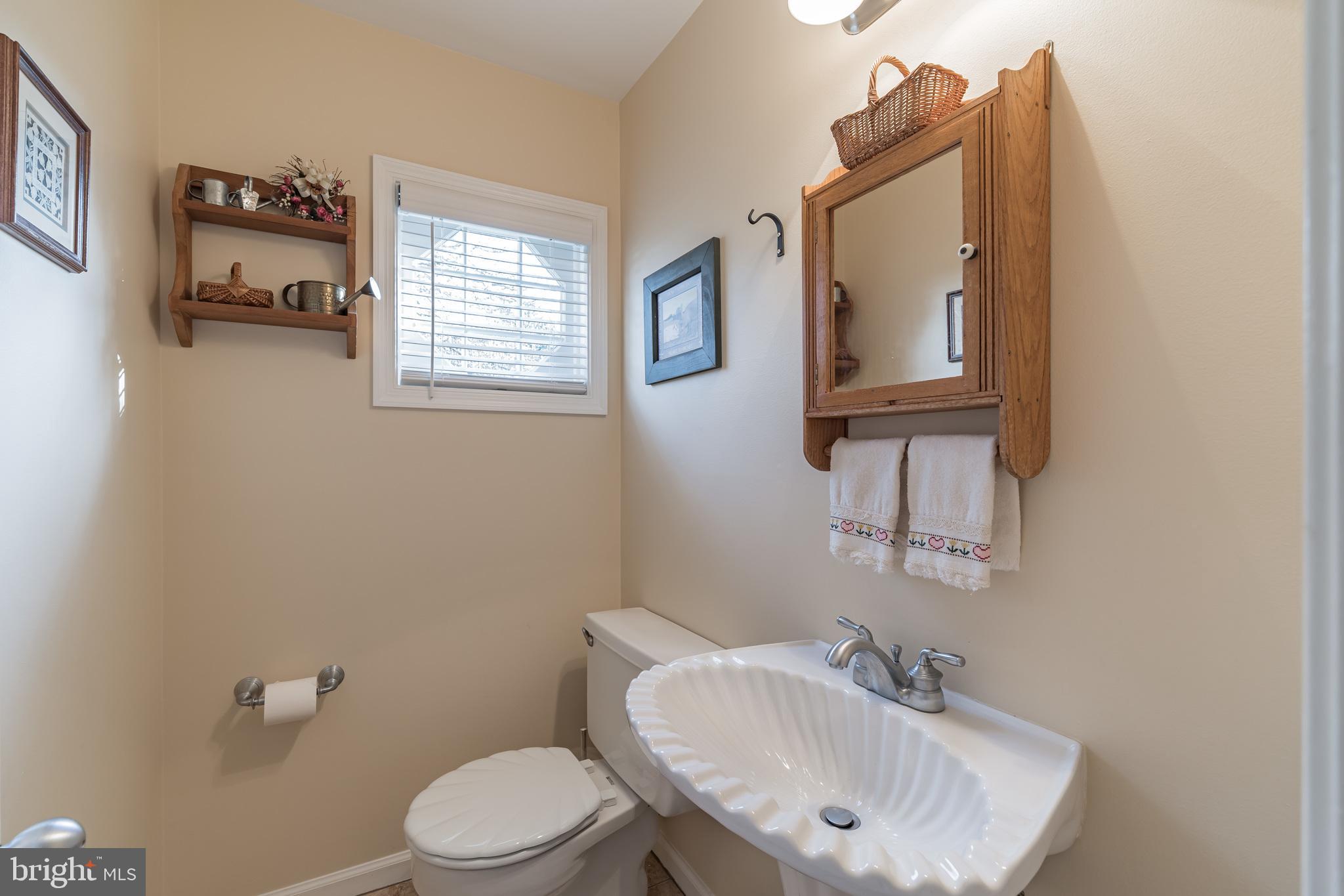 864 Nathan Hale Road Berwyn, PA 19312 - Photo 14 of 30 Powder Room off Foyer near Office