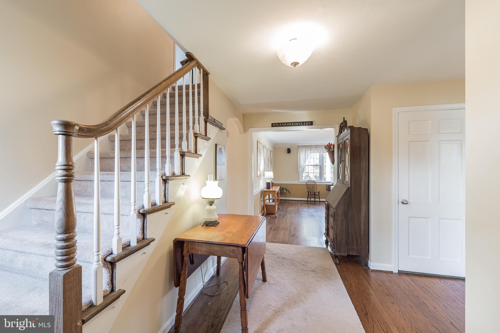 864 Nathan Hale Road Berwyn, PA 19312 - Photo 4 of 30 Foyer