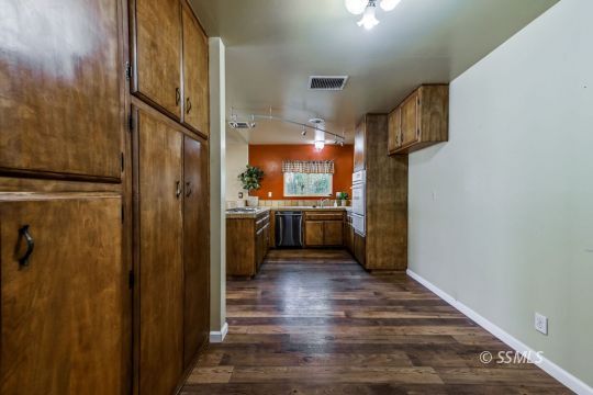 543 South Fairview Street Ridgecrest, CA 93555 - Photo 8 of 38 a bathroom with a sink and a mirror
