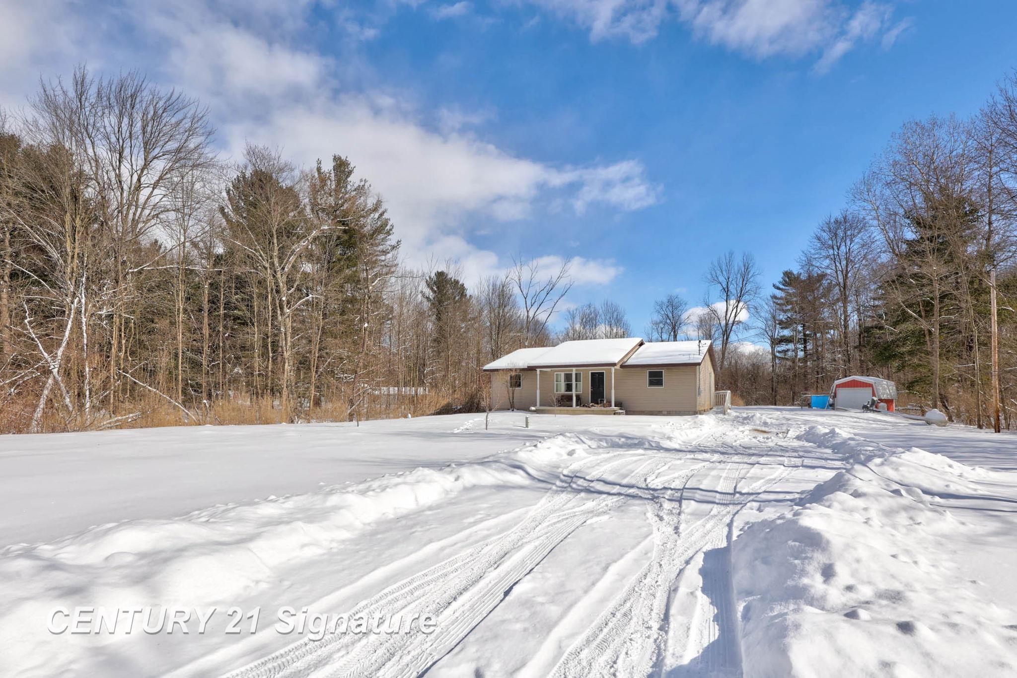 4909 Caine Road Vassar, MI 48768 - Photo 28 of 29 50166944-6b48b629-31d0-4999-a861-12095f411f7f.JPG