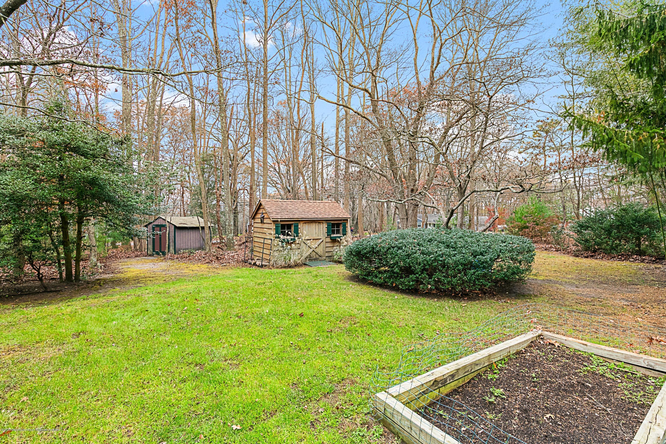 5025 Megill Road Farmingdale, NJ 07727 - Photo 29 of 31 5025MegillOnline-43