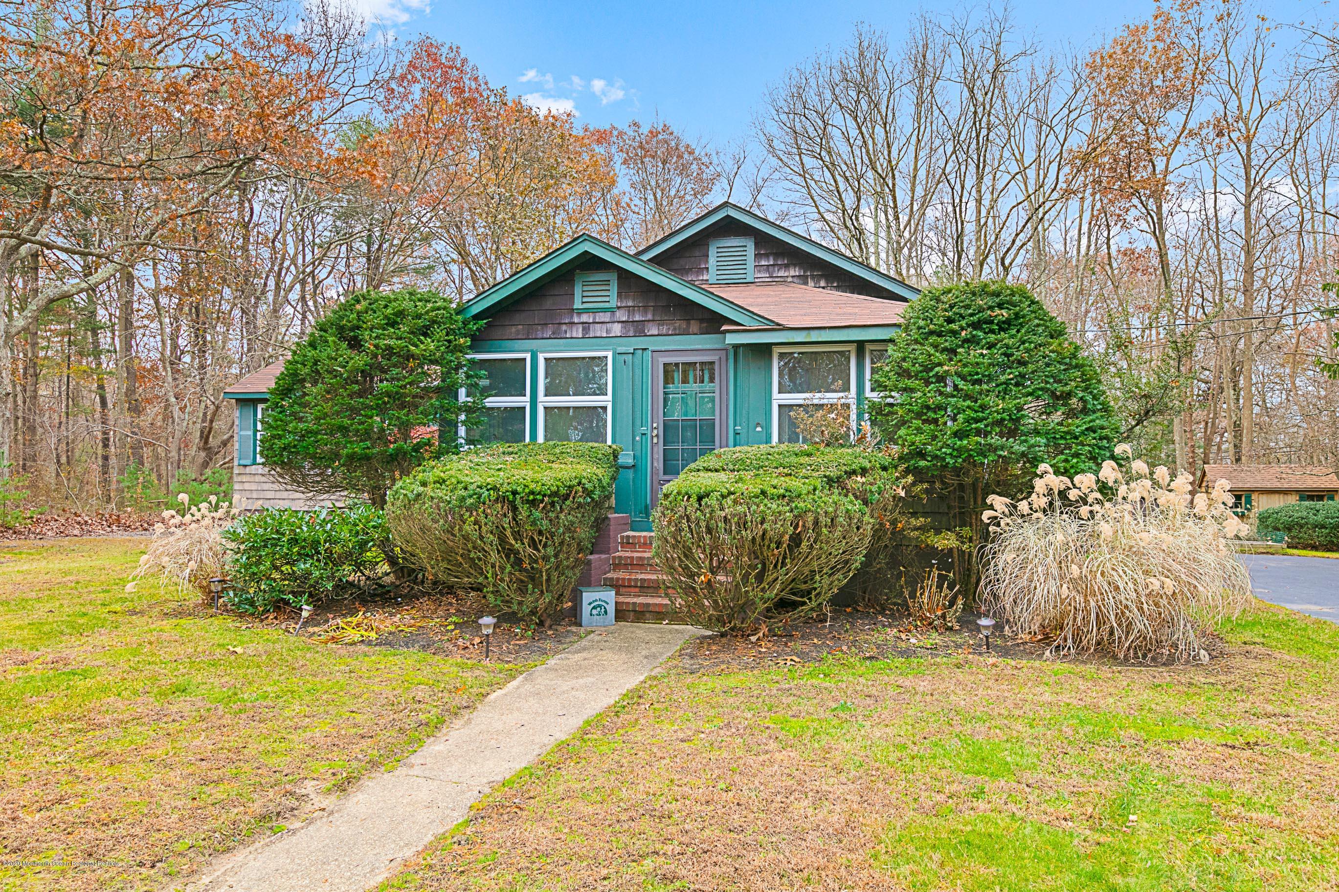 5025 Megill Road Farmingdale, NJ 07727 - Photo 30 of 31 5025MegillOnline-4