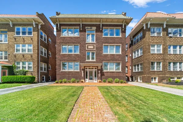 $343,000 | 12966 Clifton Boulevard, Unit 302, Lakewood, OH 44107