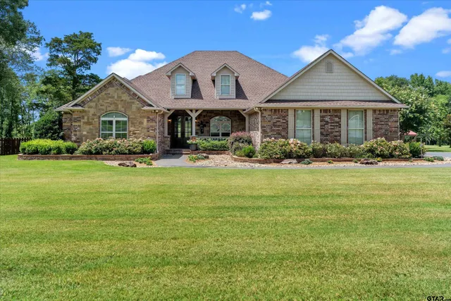 $869,900 | 23220 Bridle View Drive, Lindale, TX 75771