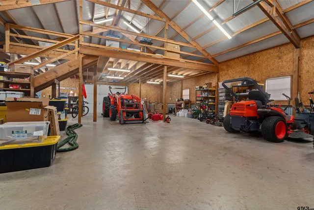 $869,900 | 23220 Bridle View Drive, Lindale, TX 75771