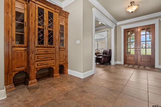 $869,900 | 23220 Bridle View Drive, Lindale, TX 75771