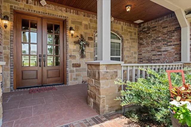 $869,900 | 23220 Bridle View Drive, Lindale, TX 75771