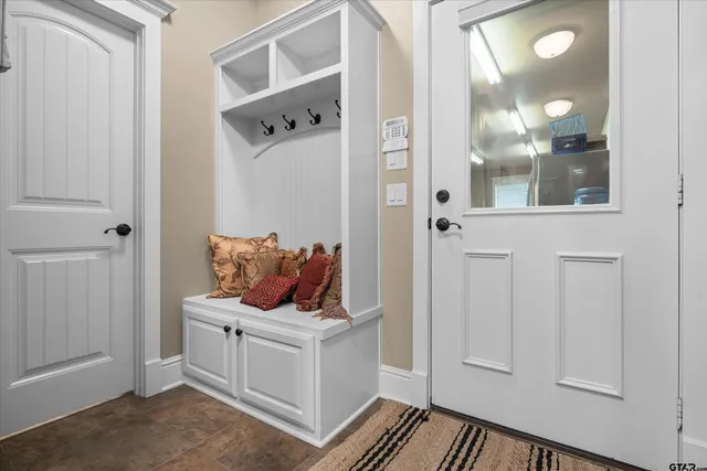 $869,900 | 23220 Bridle View Drive, Lindale, TX 75771