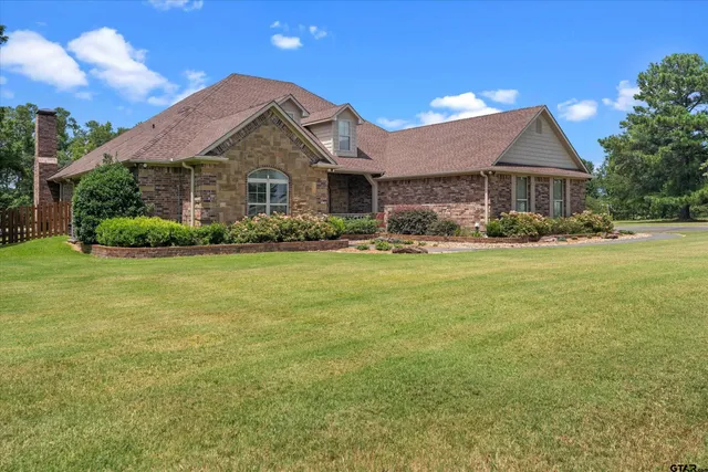 $869,900 | 23220 Bridle View Drive, Lindale, TX 75771